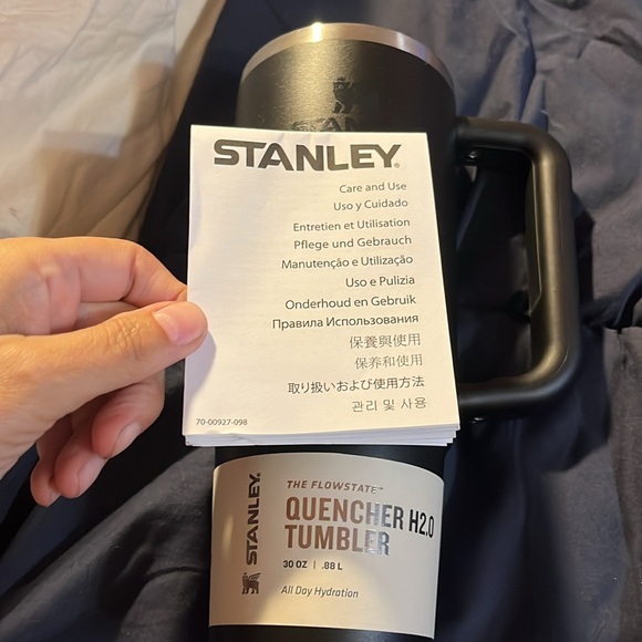 Stanley Quencher H2.0 Tumbler 30oz NWT’s + Disney + More Straw Toppers(7) - Picture 9 of 10